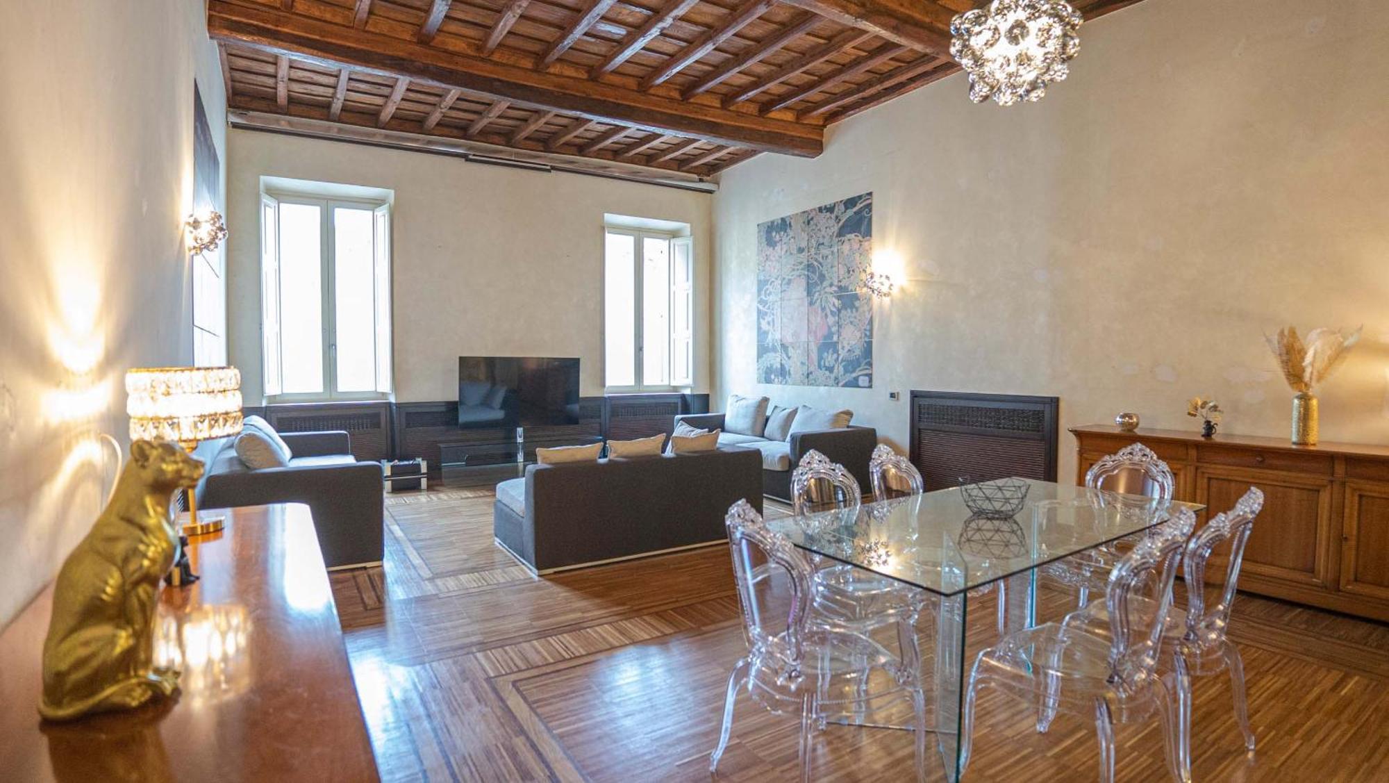 Easytopstay - Piazza Venezia City View Charming Apt — Photos 3