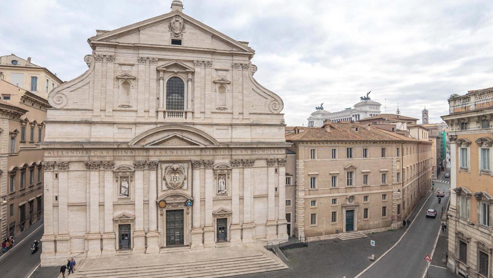 Easytopstay - Piazza Venezia City View Charming Apt — Photos 1