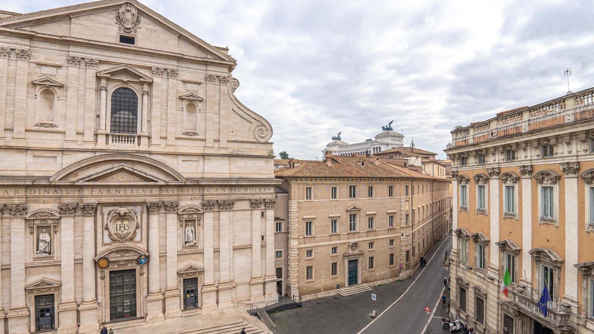 Easytopstay - Piazza Venezia City View Charming Apt, Rome